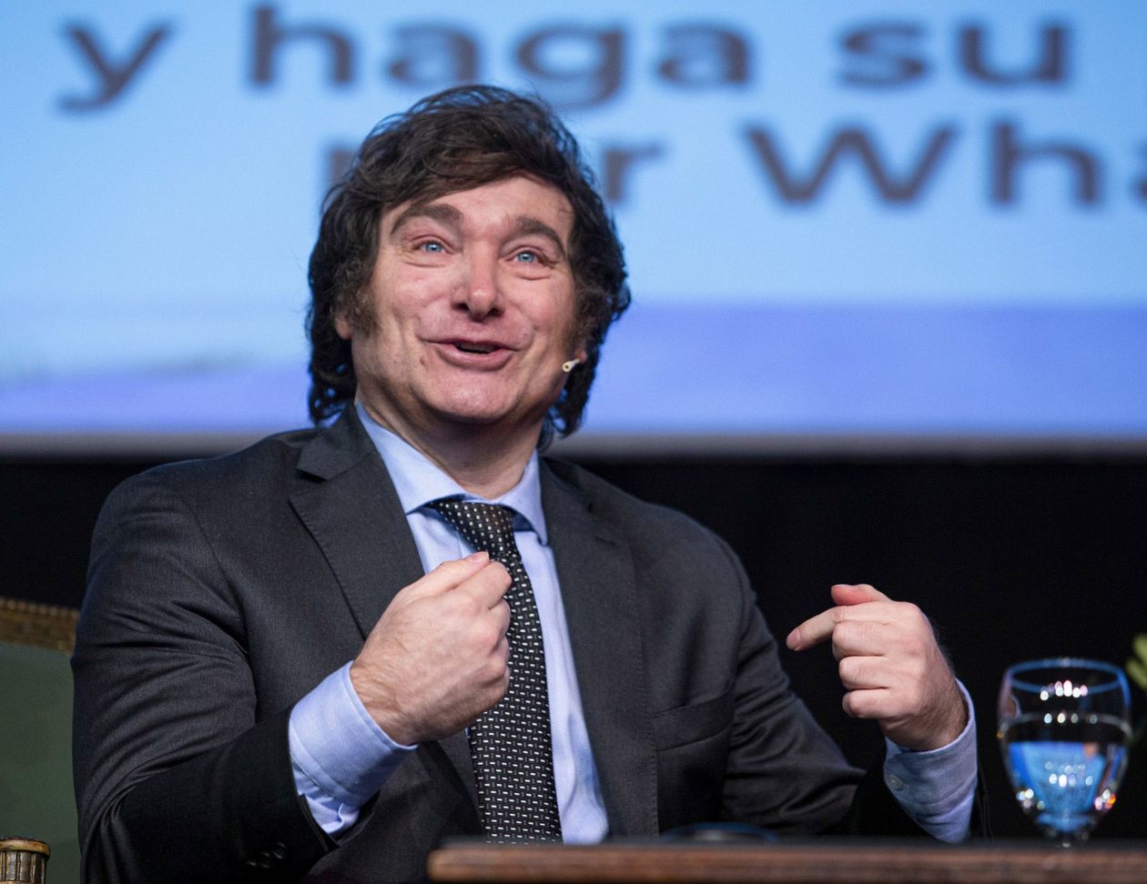 La caja de candidatos de Javier Milei: las listas de La Libertad Avanza se llenaron de funcionarios públicos.