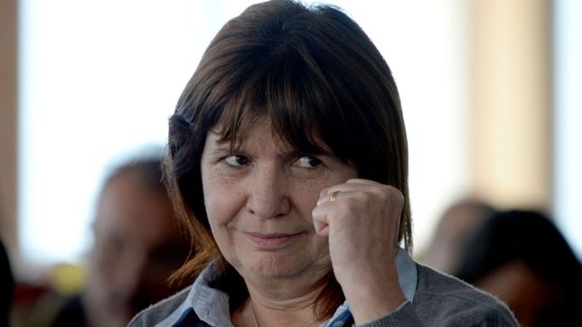 bullrich sube la apuesta y denuncia por ?traicion a la patria? a fernandez
