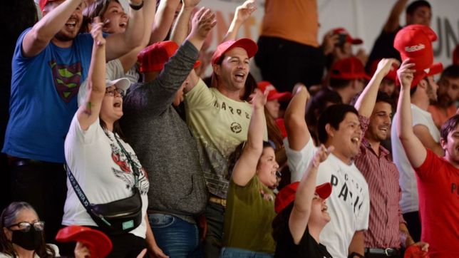 gradas llenas, canticos y tribus militantes ponen temperatura al cierre de juntos