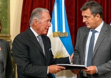 Por el adelanto de Ganancias, el Círculo Rojo torea a Massa con augurios de catástrofe