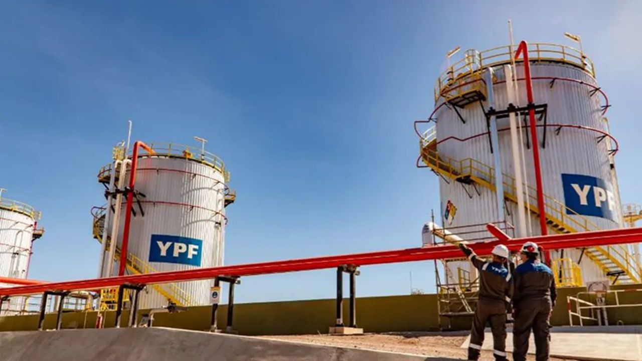 Vaca Muerta quiere despegarse de Venezuela, pero el nuevo escenario impacta en las petroleras.