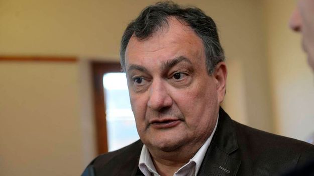 Gustavo Gennuso zafó en la megacausa Techo Digno, pero la Justicia todavía puede dejarlo fuera de carrera.