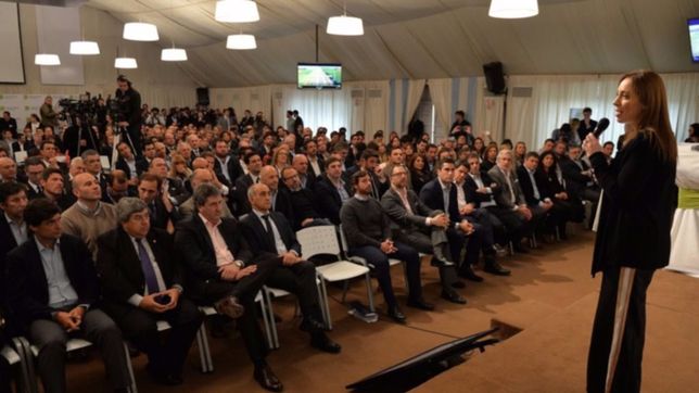 cumbre en la plata: con intendentes y legisladores, vidal relanza su gobierno