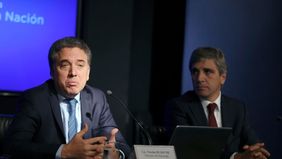 Dujovne admitió que el aumento del dólar impactará en los precios