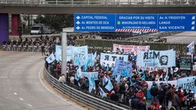 Los movimientos sociales volverán a calentar las calles, pero sin acampe