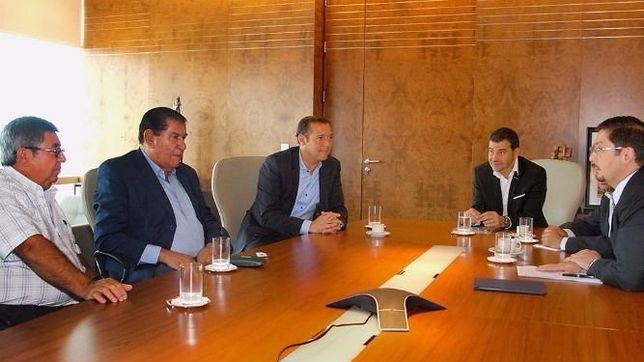 gutierrez llevo un pedido a galuccio y aranguren para evitar despidos en neuquen