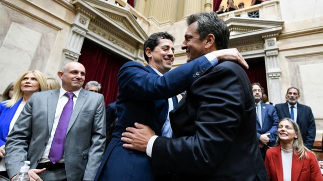 casi una asamblea: massa se armo una superdespedida en diputados