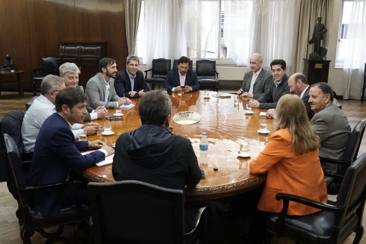 Gobernadores con Massa