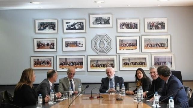 gil lavedra recibio a representantes de la abogacia en la magistratura