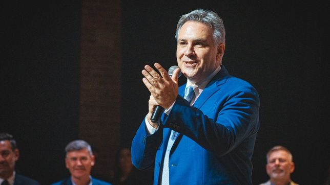Martín Llarroya en un encuentro con pastores y pastoras evangélicos de Córdoba.