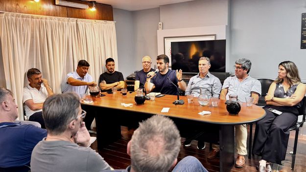 Leonel Chiarella en la Casa de la UCR Córdoba