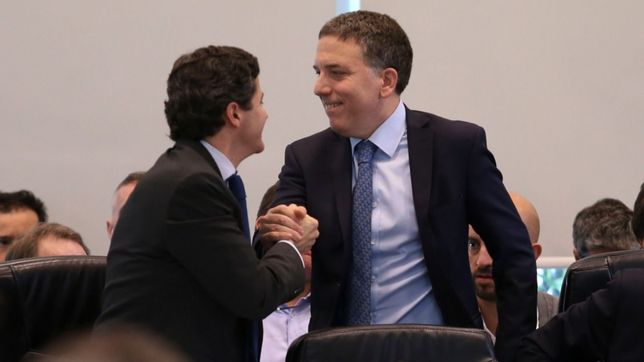 dujovne, contra los fantasmas: nego megacanje y convertibilidad