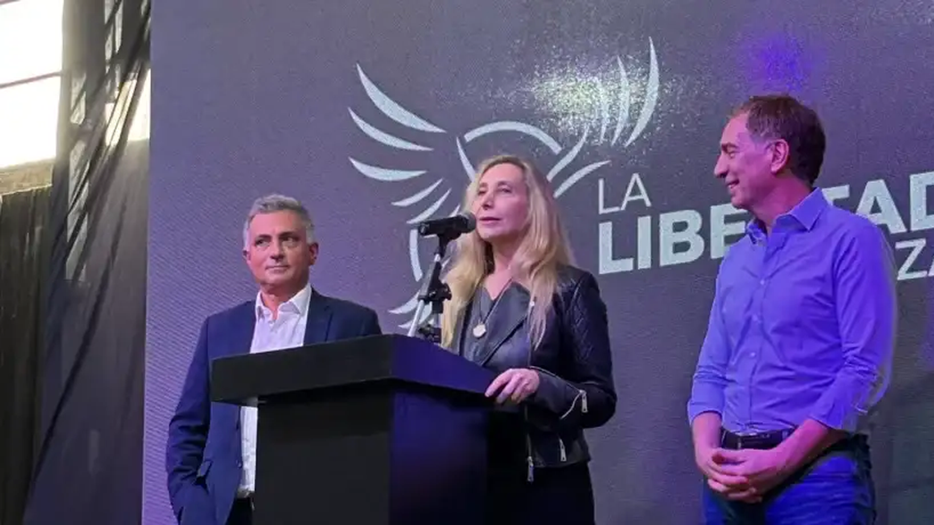 Karina Milei junto a Diego Santilli y Sebastián Pareja.