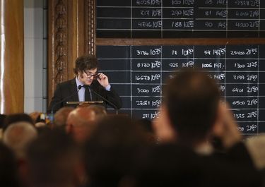 Recesión y desempleo: la economía de Javier Milei entra en fase panic show Recesión y desempleo: la economía de Javier Milei entra en fase panic show