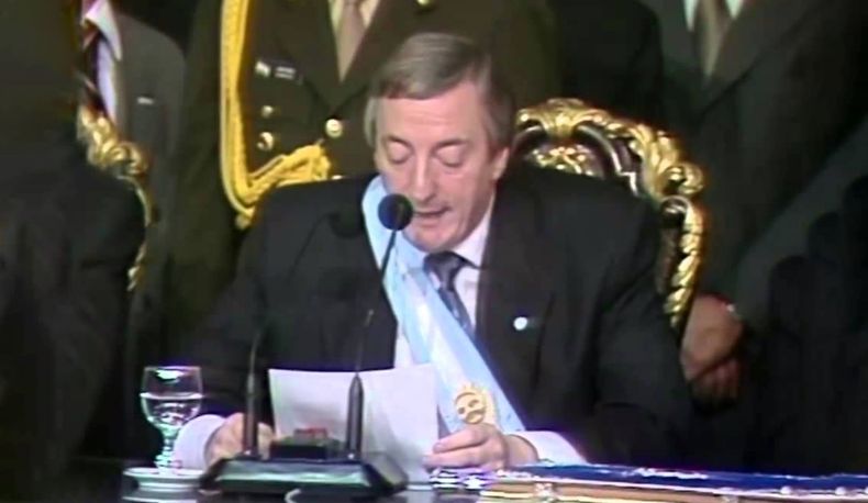 2003. Néstor Kirchner asume la presidencia.