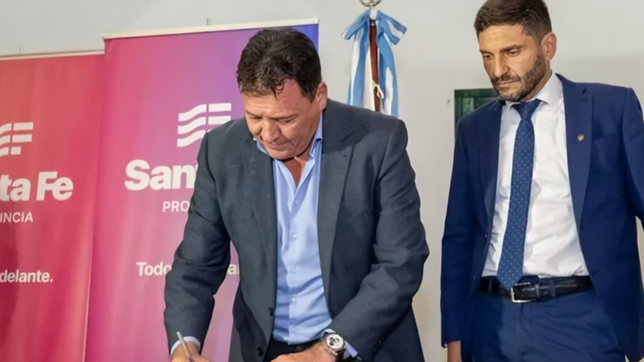 El intendente de San Lorenzo, Leonardo Raimundo, junto al gobernador de Santa Fe, Maximiliano Pullaro