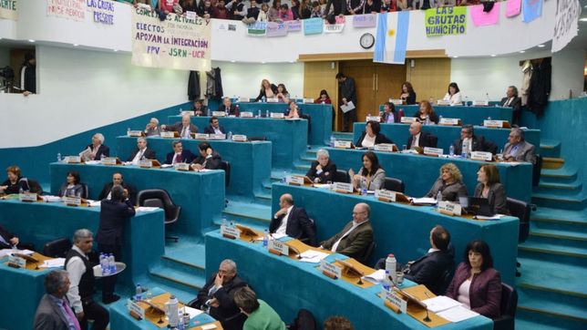 para el fpv, el presupuesto 2017 de rio negro es solo de ?endeudamiento?