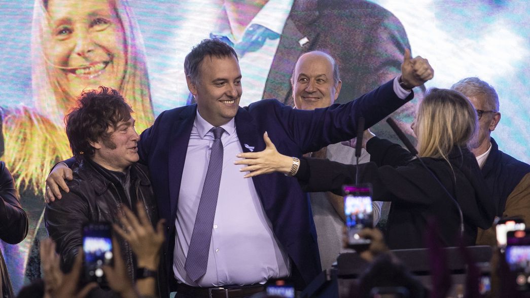 Manuel Adorni, en tiempos más felices.