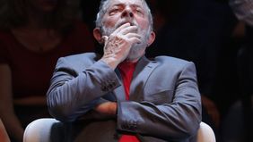 Lula debe entregarse a la policía para cumplir su condena por corrupción