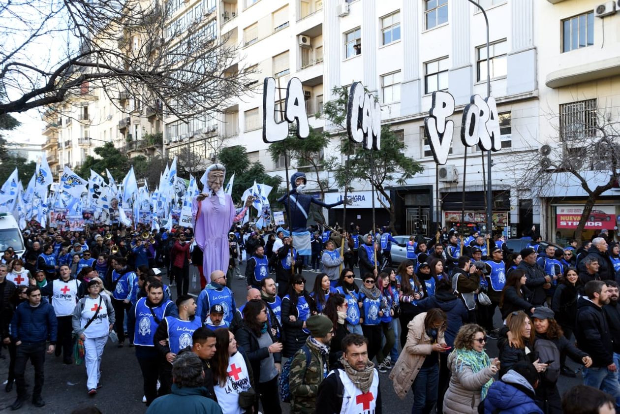 La Cámpora en la previa a la marcha en Plaza de Mayo para respaldar a CFK.