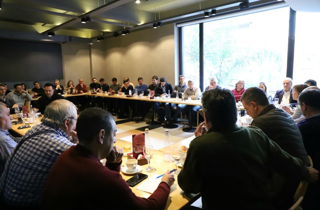 Grindetti con precandidatos del conurbano