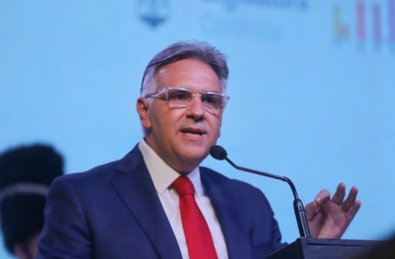 Martín Llaryora en la apertura de sesiones en Deán Funes
