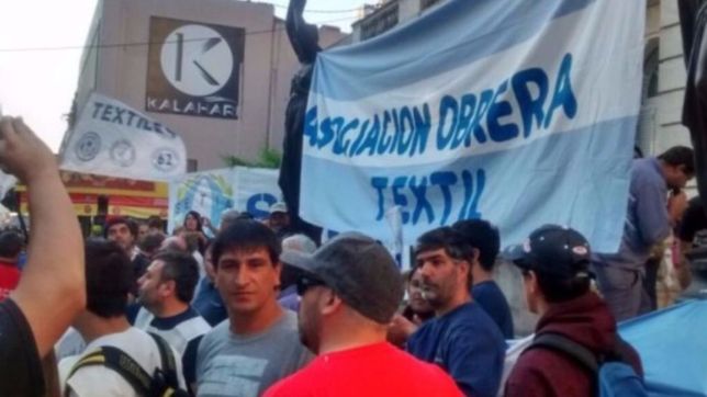 el massismo presiona a tagliaferro para que declare la emergencia textil en moron