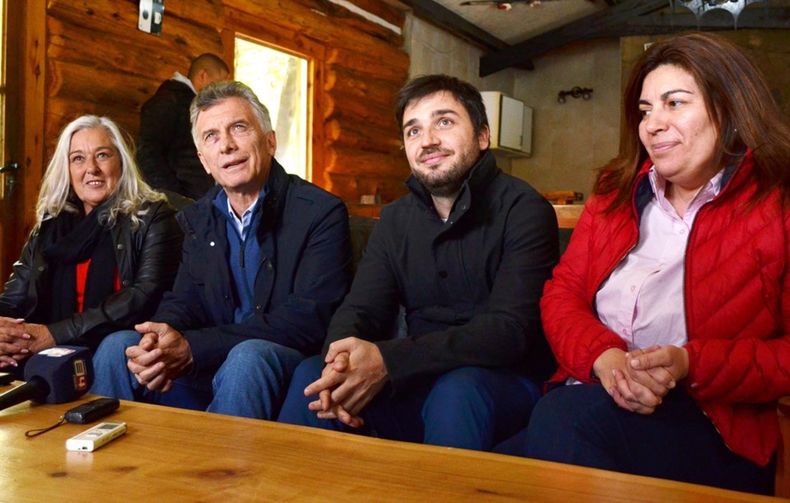 Senadora Edith Terenzi, Mauricio Macri, Ignacio Torres y Ana Clara Romero: de julio a octubre Juntos por el Cambio perdió el 38% de los votos en Chubut.