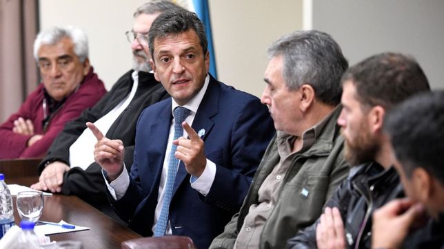 con lavagna a los tumbos, massa sale a pescar en el rio del sindicalismo