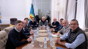 Intendentes y legisladores con el presidente de la cámara baja., Alejandro Dichiara