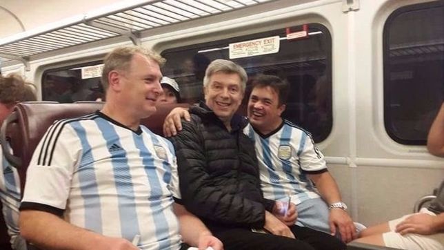 la caida en desgracia del diputado massista que divulgo las fotos con marijuan