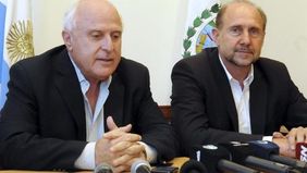 Vínculo roto, pirotecnia verbal y parálisis en el traspaso de mando santafesino