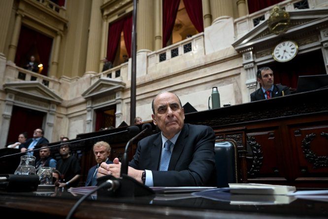 Guillermo Francos, jefe de Gabinete. Guillermo Francos, jefe de Gabinete. 