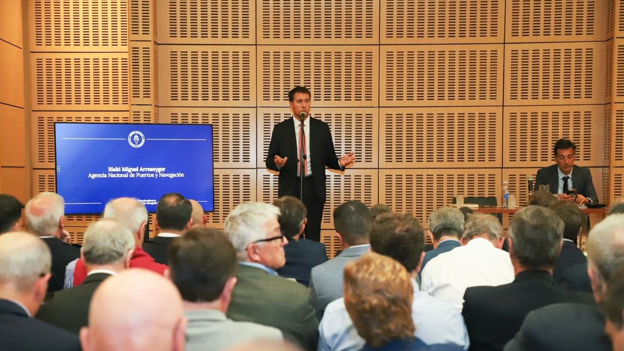 Mesas de diálogo por la hidrovía.&nbsp;