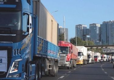 El transporte de cargas apuntala una larga vida a la disparada de los precios