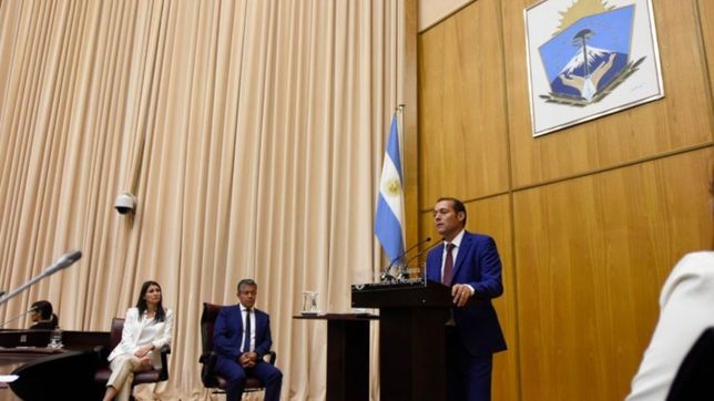 time out para chihuido: gutierrez prepara una relicitacion de la megaobra