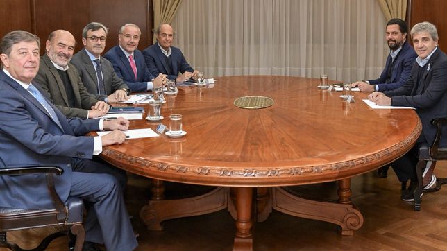 Toto Caputo recibió a Martín Rappallini e integrantes del Comité Ejecutivo de la UIA