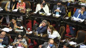 Los votos para el FMI: Martínez caza en un zoológico de fieras sueltas