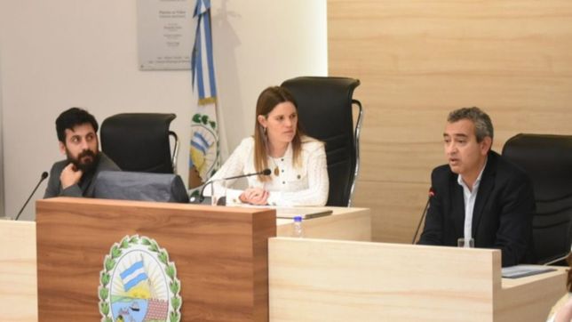 consenso por la autonomia, el like de megna y extranas coincidencias