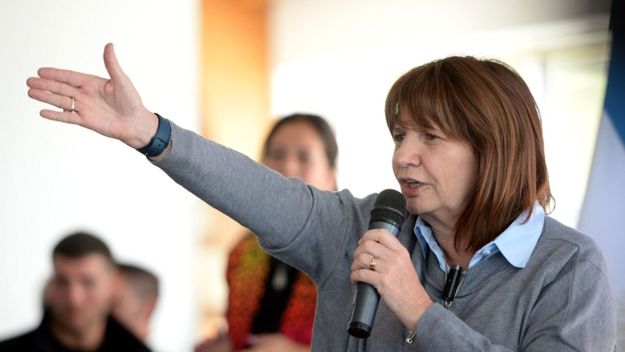 Una remera que diga... fans de Bullrich estampan su #ConmigoNoSeJode