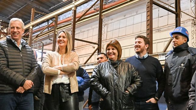 Patricia Bullrich de recorrida en Rosario junto con Carolina Losada, Federico Angelini y Dionisio Scarpín en una distribuidora de bienes de primera necesidad.