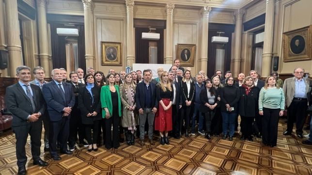 foto y mensaje conjunto del oficialismo y la oposicion en el senado