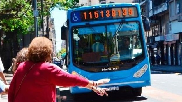 Los malabares de Rosario y Córdoba para sostener los colectivos