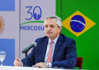 Fernández resiste el reto de Lacalle Pou y escala la peor crisis del Mercosur