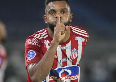 En tiempo de descuento, el fútbol mueve el banco para gambetear el cepo