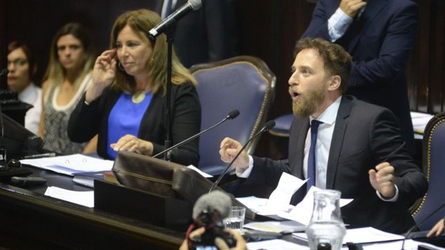 otermin asumio la presidencia y la triple firma saldo la discusion en diputados