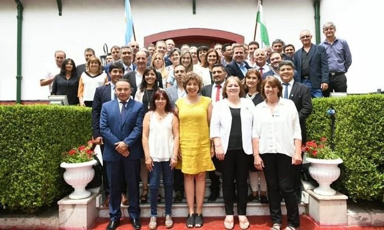 Arabela Carreras Encuentro de intendentes
