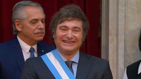 Alberto Fernández y Javier Milei. Alberto Fernández y Javier Milei.