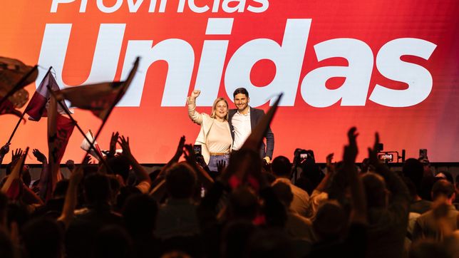 Maximiliano Pullaro y Gisela Scaglia en el búnker tras la derrota en Santa Fe.