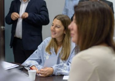 Quién es la precandidata massista que milita el corte de boleta